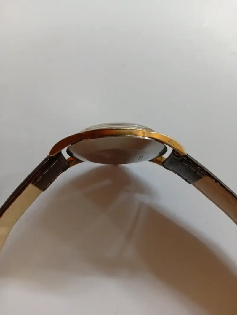 Reloj de pulsera Invicta vintage con correa de cuero - 4