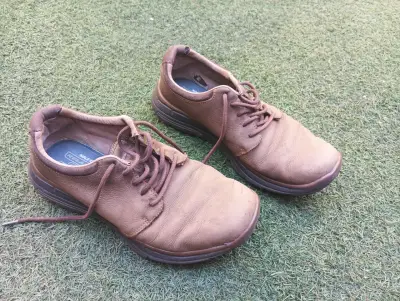 Zapatos casuales de cuero para hombre Skechers - miniatura 3