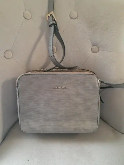 Cartera Amphora cafe con correa ajustable - miniatura 1