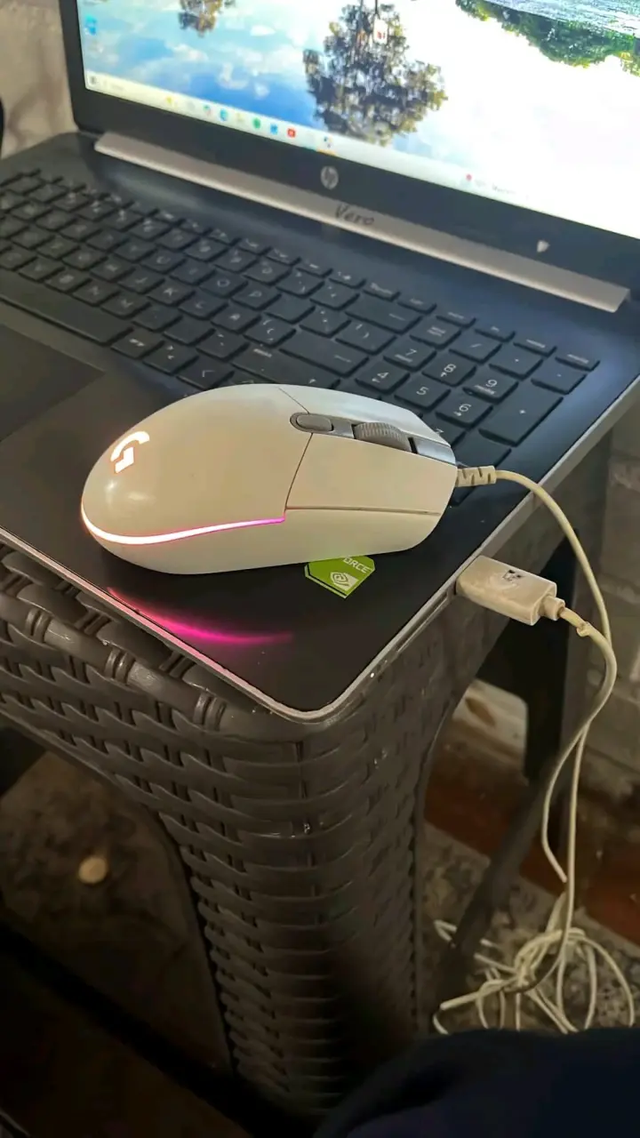 Mouse gamer Logitech G203 - 5
