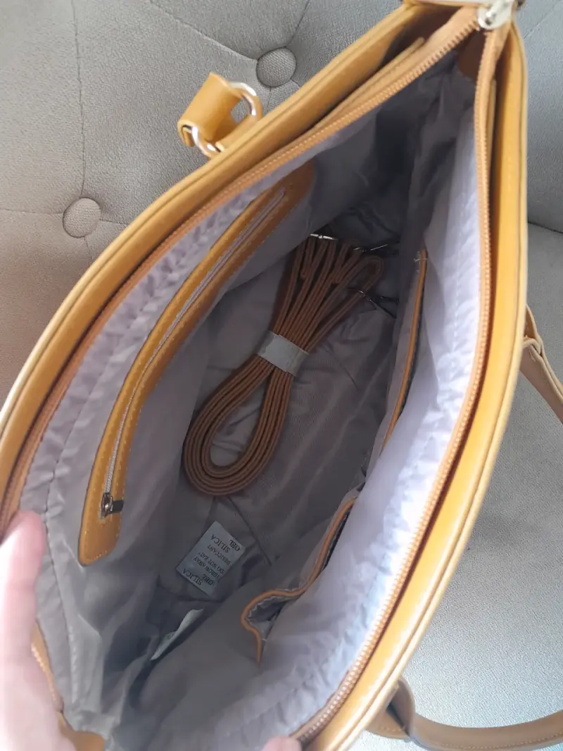 Bolso de mano color mostaza con correa ajustable - 3