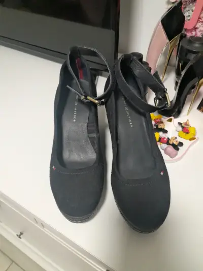 Zapatos de cuña negros Tommy Hilfiger para mujer - miniatura 4