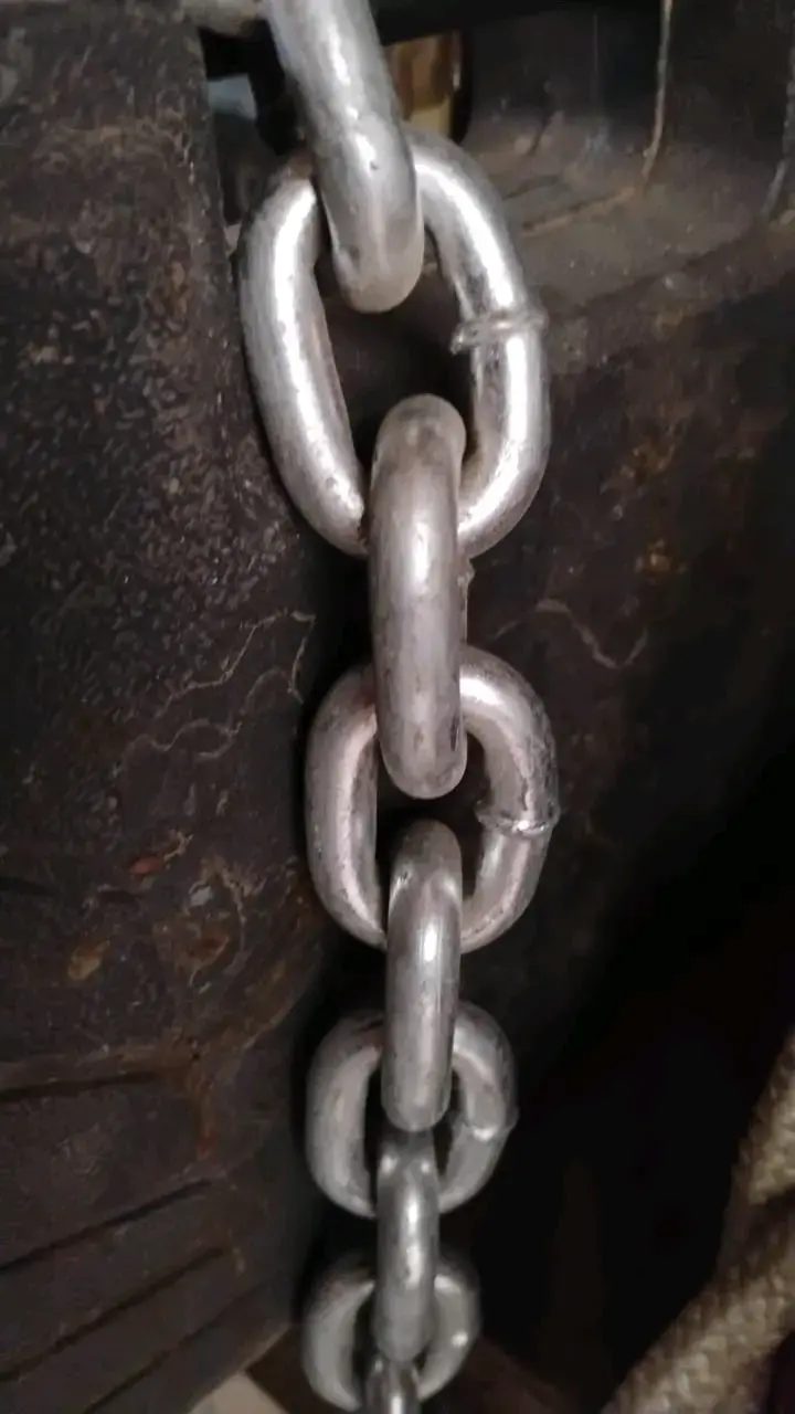 Cadena de acero resistente para uso industrial - 1