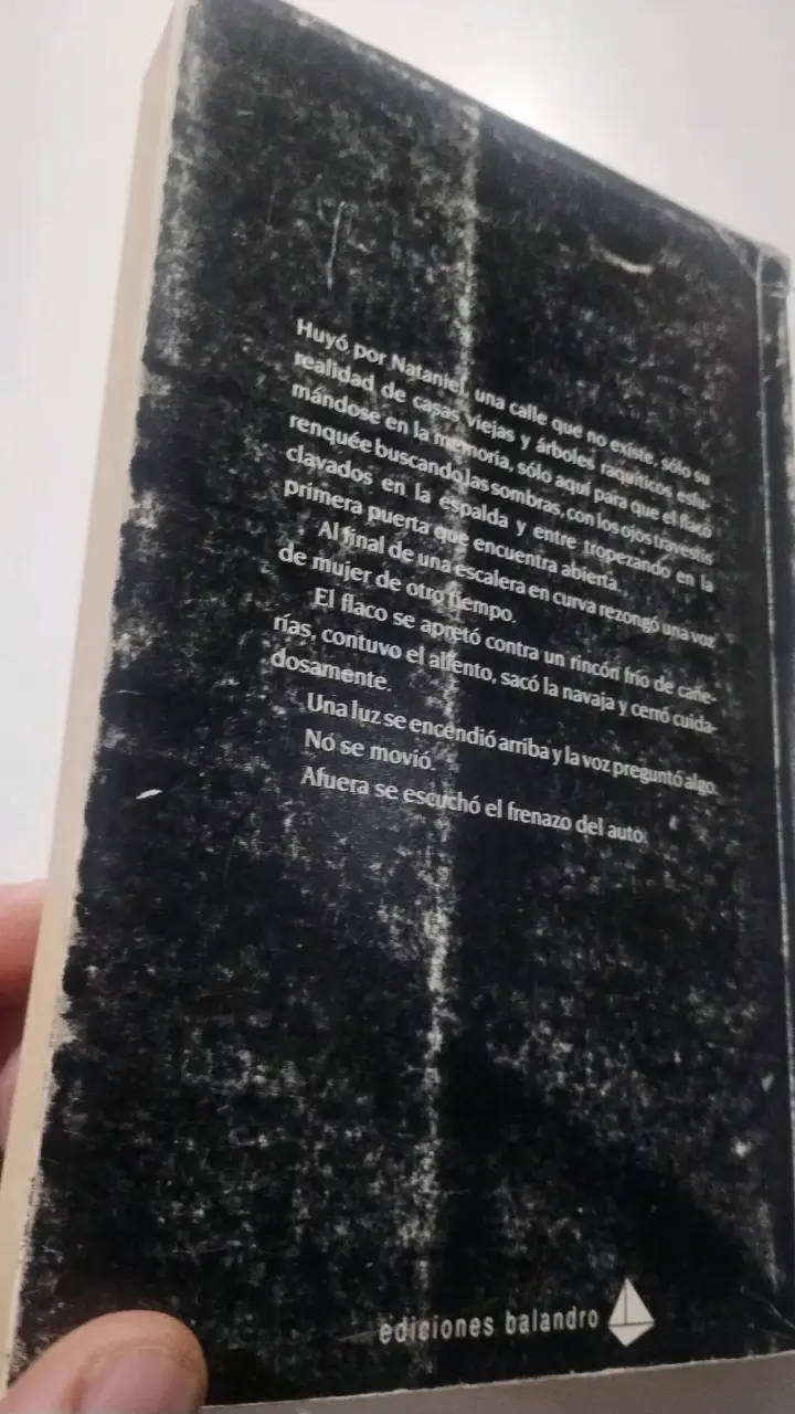 Libro 'A Fuego Eterno Condenados' de Roberto Rivera - 3