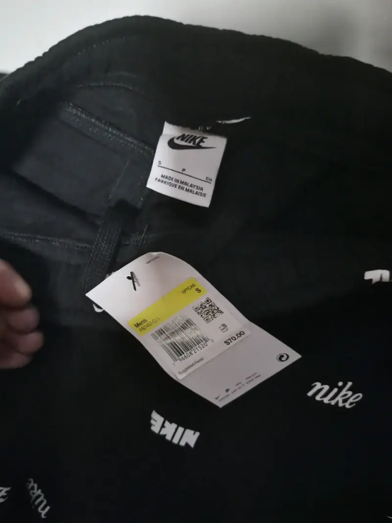 Pantalones deportivos Nike negros con logos - 2