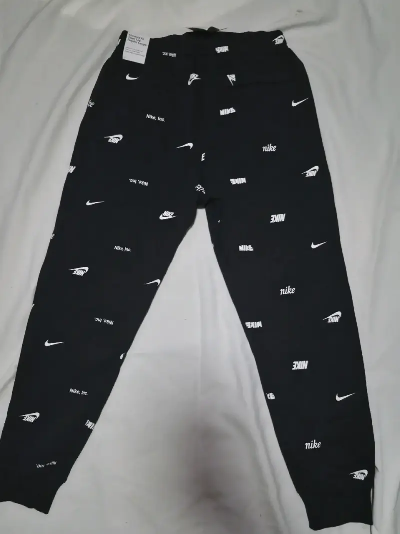 Pantalones deportivos Nike negros con logos - 3