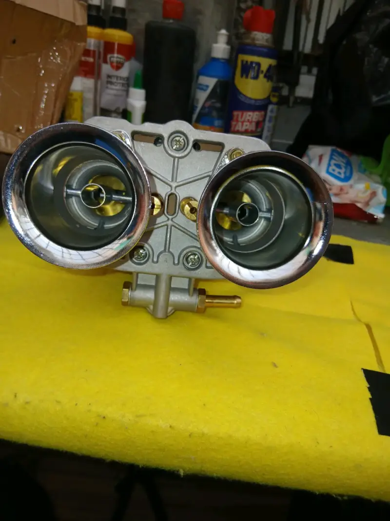 Carburador doble para motor de alto rendimiento - 1