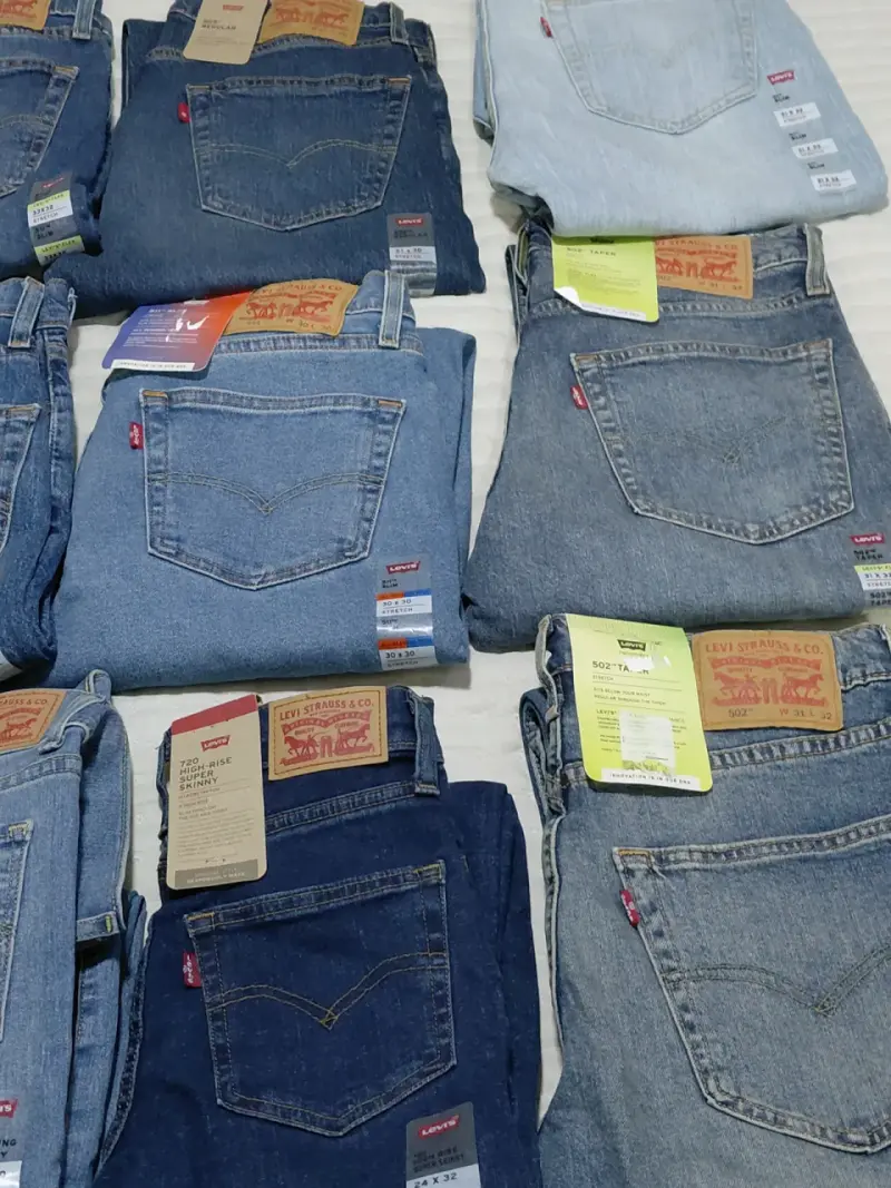 Jeans Levi's para hombre en varios estilos