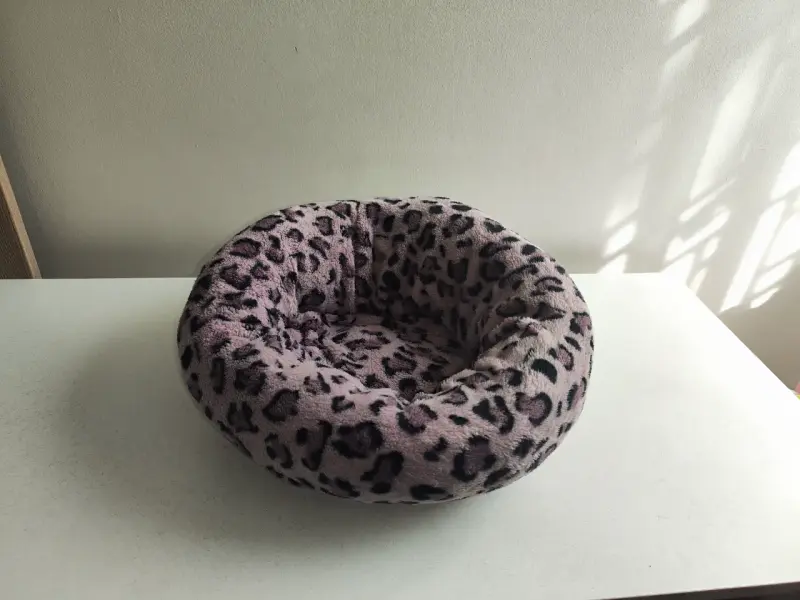Cama para mascotas con diseño de leopardo - 4