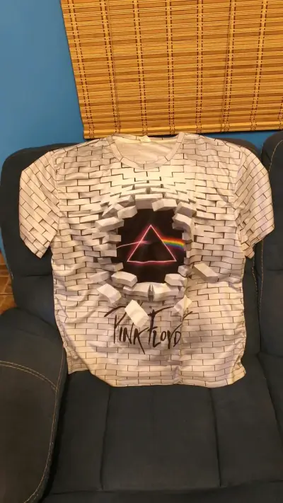 Polera Pink Floyd con diseño de The Wall 3D - miniatura 2