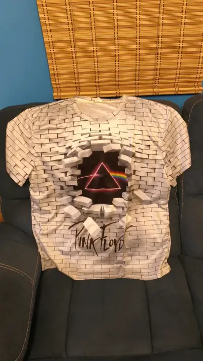 Polera Pink Floyd con diseño de The Wall 3D - miniatura 3