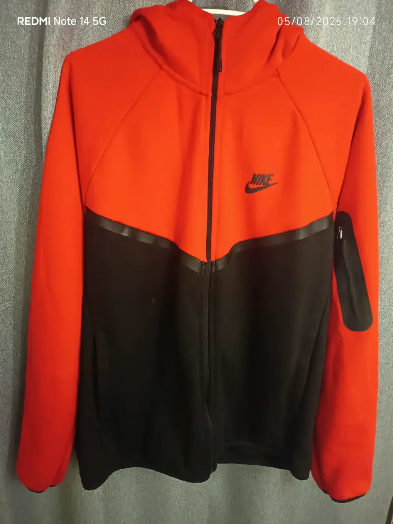 Polerón Nike rojo y negro, poleron Chrome Hearts - 1