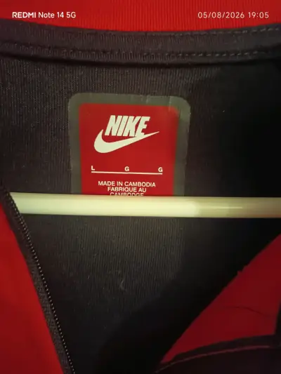 Polerón Nike rojo y negro, poleron Chrome Hearts - miniatura 3