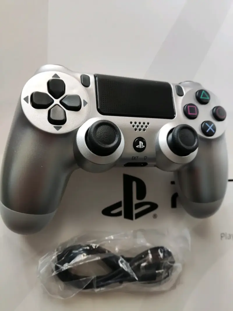 Control inalámbrico plateado para PlayStation 4 - 3