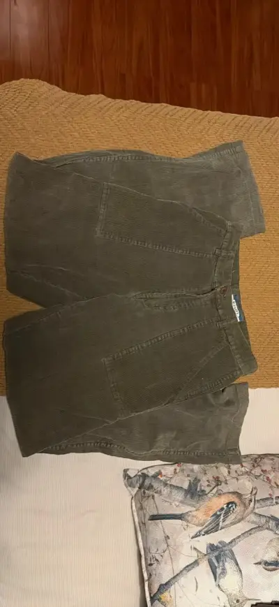 Pantalones de cotele verdes old navy talla 34-36 - miniatura 3