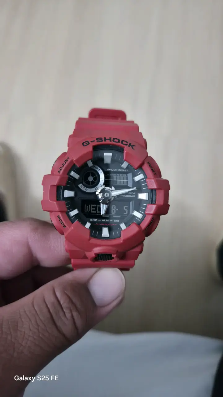 Reloj Casio G-Shock rojo resistente al agua - 3