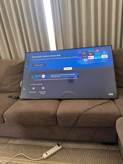 Televisor Samsung QLED 55 pulgadas Q7FA - miniatura 1
