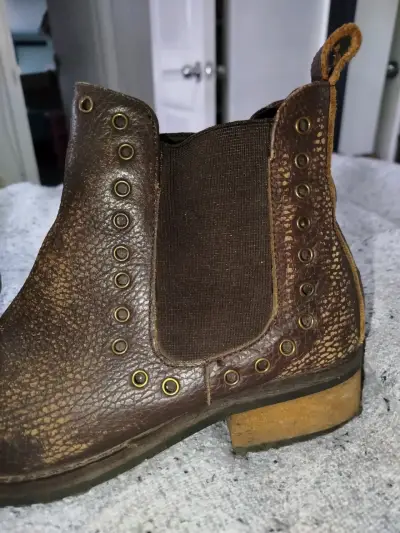 Botines de cuero marrón con detalles metálicos - miniatura 2