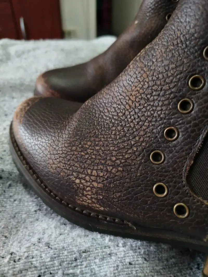 Botines de cuero marrón con detalles metálicos - 3