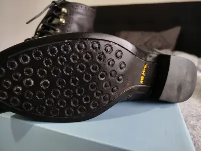 Botines de cuero negro para mujer con diseño elega - miniatura 3