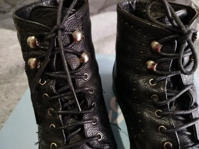 Botines de cuero negro para mujer con diseño elega - 5