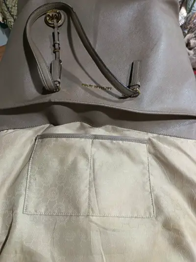 Bolso Michael Kors café. Tote grande. - miniatura 2