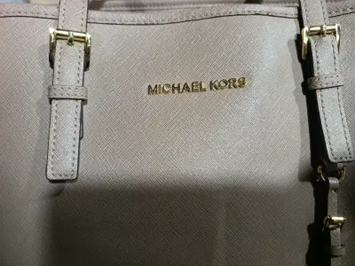 Bolso Michael Kors café. Tote grande. - miniatura 4