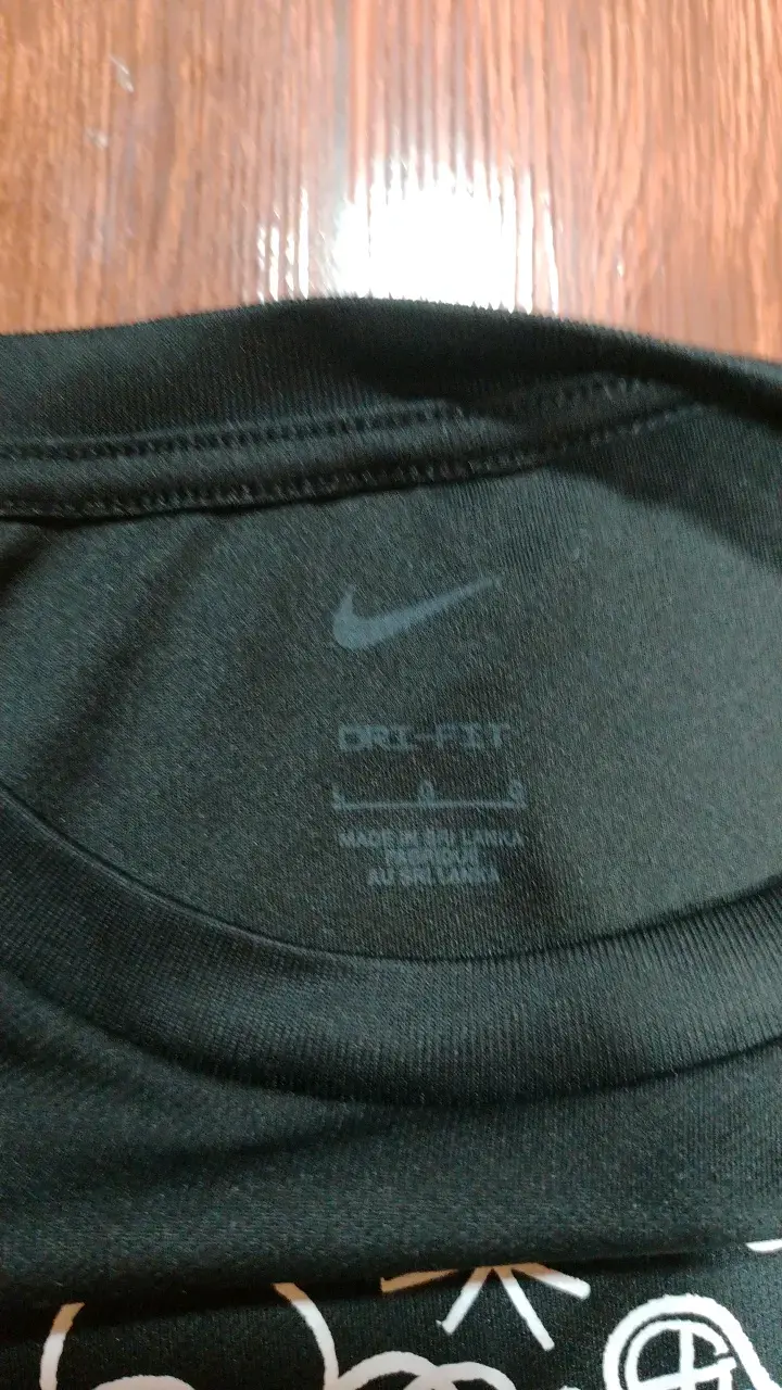 Polera Nike deportiva. L - 4