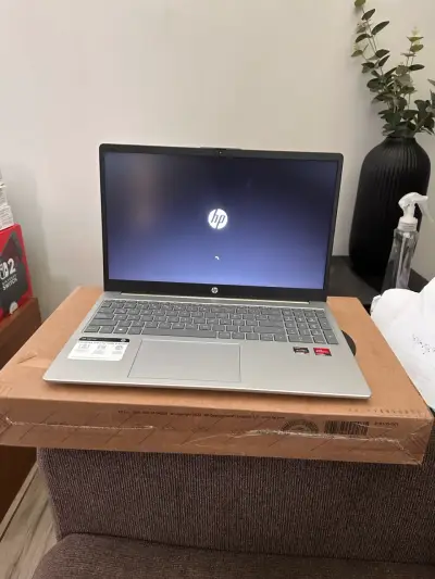 Notebook HP 15-fc0043la ryzen 3 8gb - miniatura 1