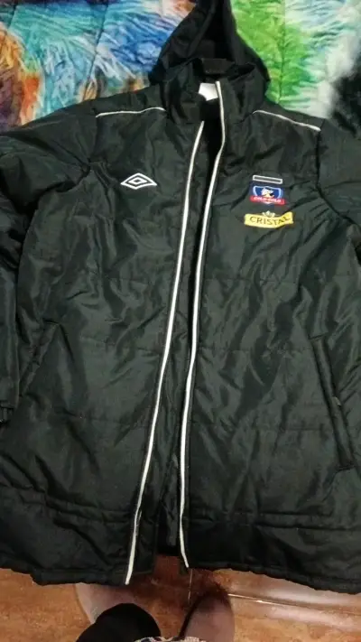 Chaqueta Umbro negra de Colo-Colo con capucha - miniatura 1