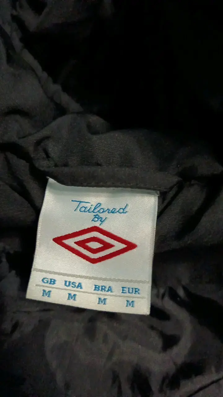 Chaqueta Umbro negra de Colo-Colo con capucha - 3