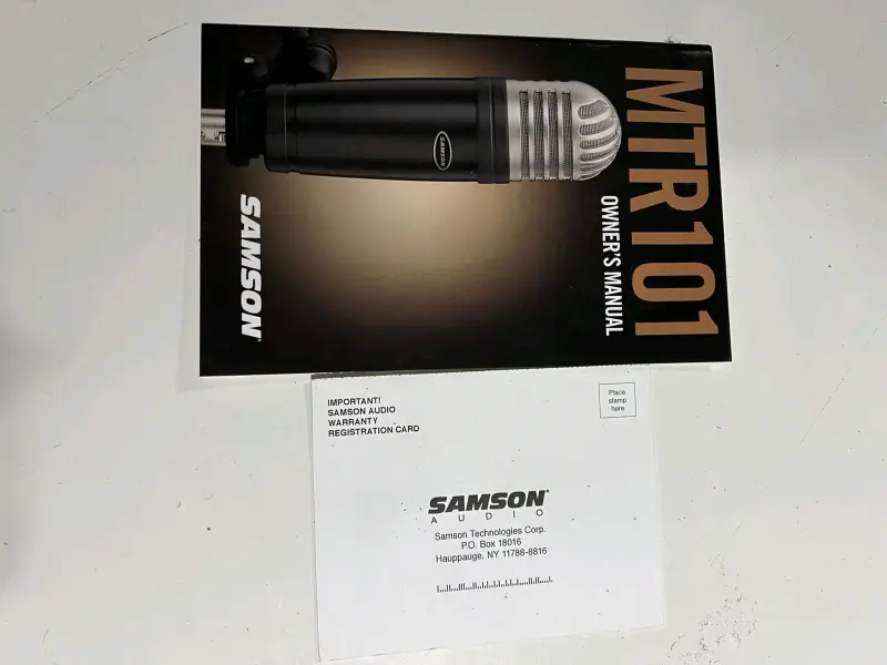 Micrófono de condensador Samson MTR101 con clip - 2