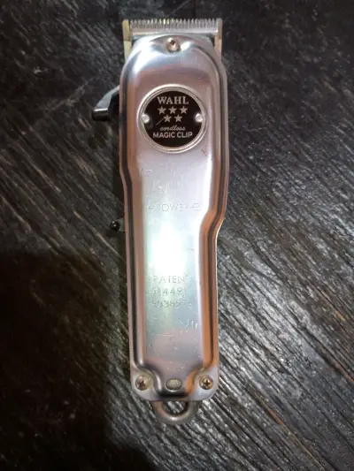 Máquina de corte de cabello profesional - miniatura 1