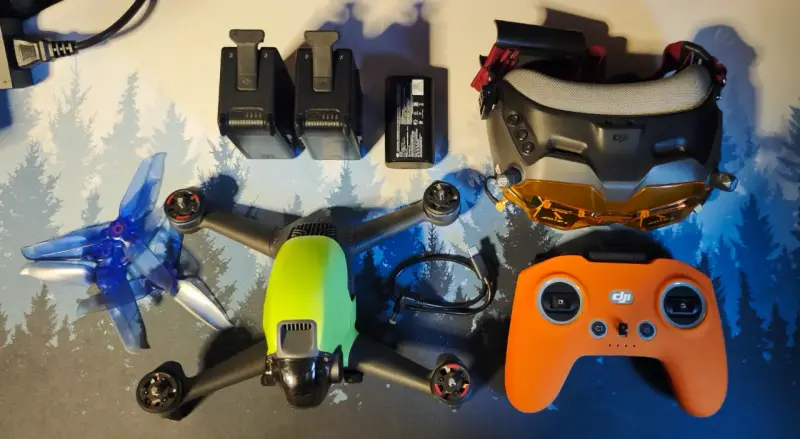 Drone DJI FPV con control y gafas - 1