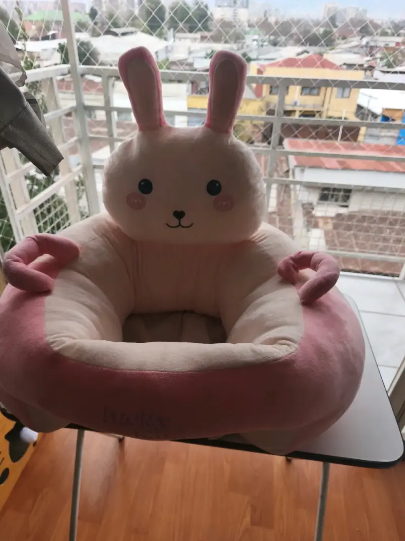 Sillón infantil con diseño de conejo rosa - 2