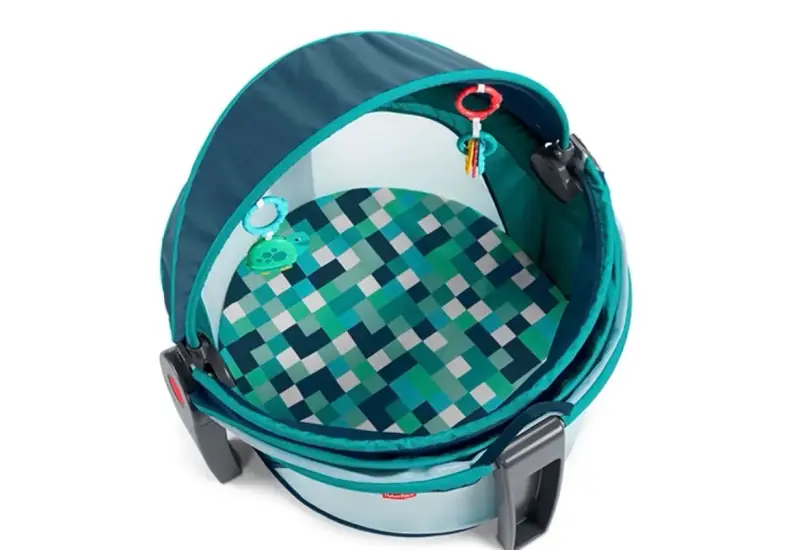 Cuna portátil para bebé Fisher-Price con juguetes - 4