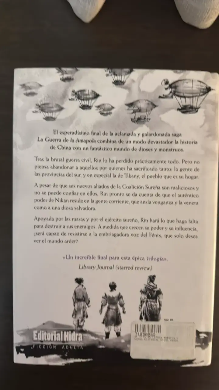 Libro 'El Dios en Llamas' de R.F. Kuang - 2