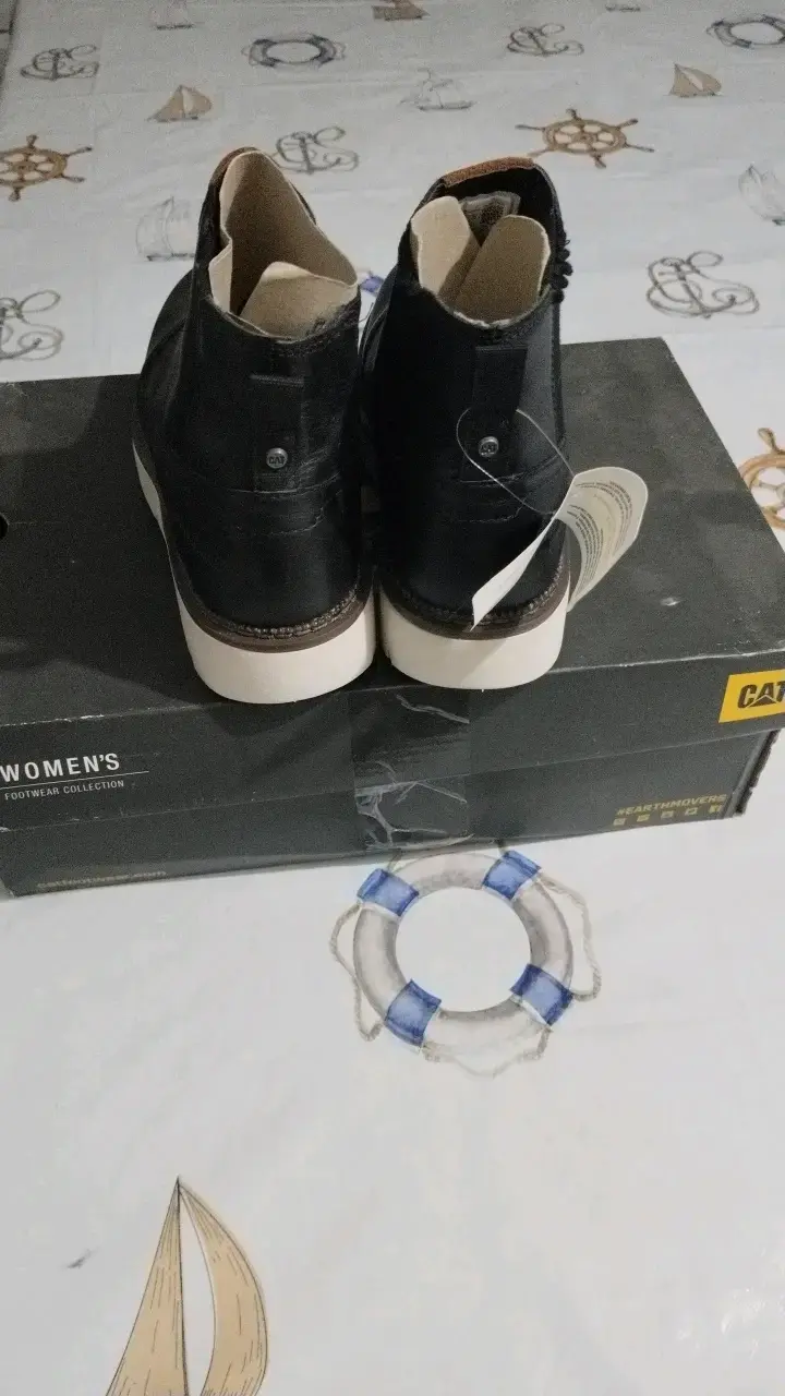 Botines de cuero negro para mujer CAT - 3