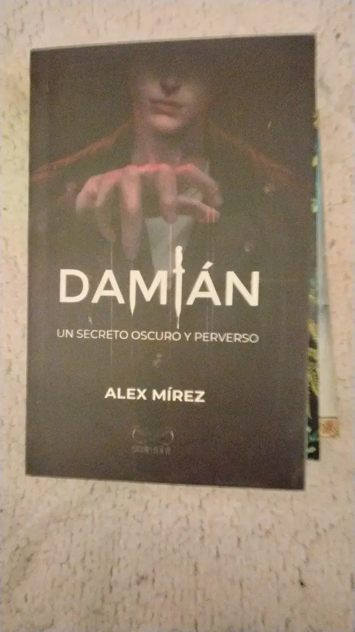 Libro 'Damián' de Alex Mírez
