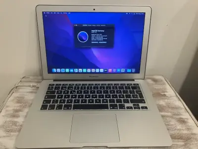 MacBook Air 13 pulgadas en buen estado - miniatura 1