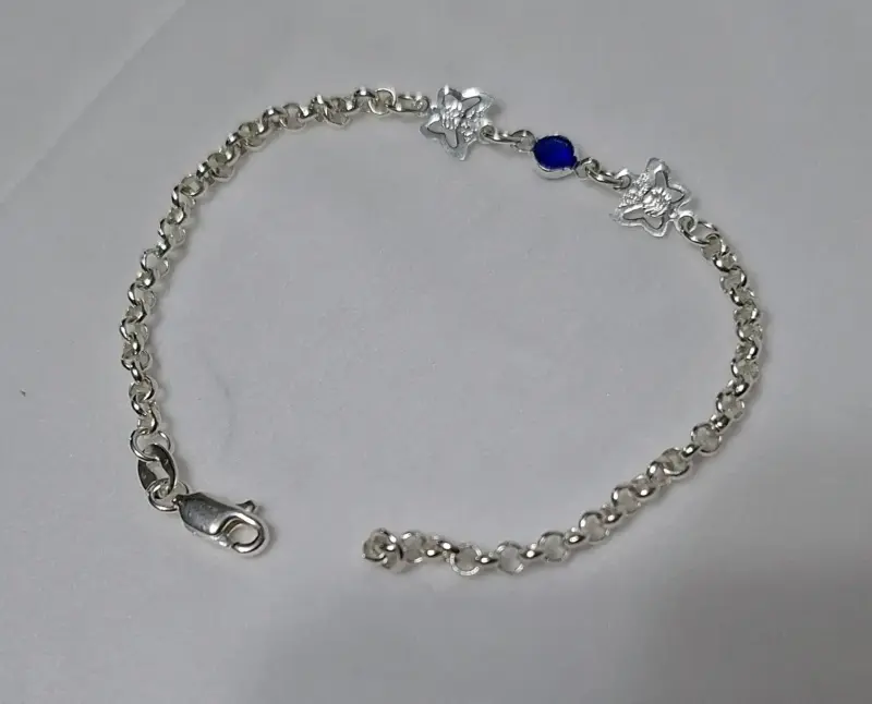Pulsera de plata con dijes y piedras - 1