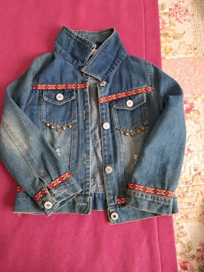 Chaqueta de mezclilla con diseño bordado - miniatura 5
