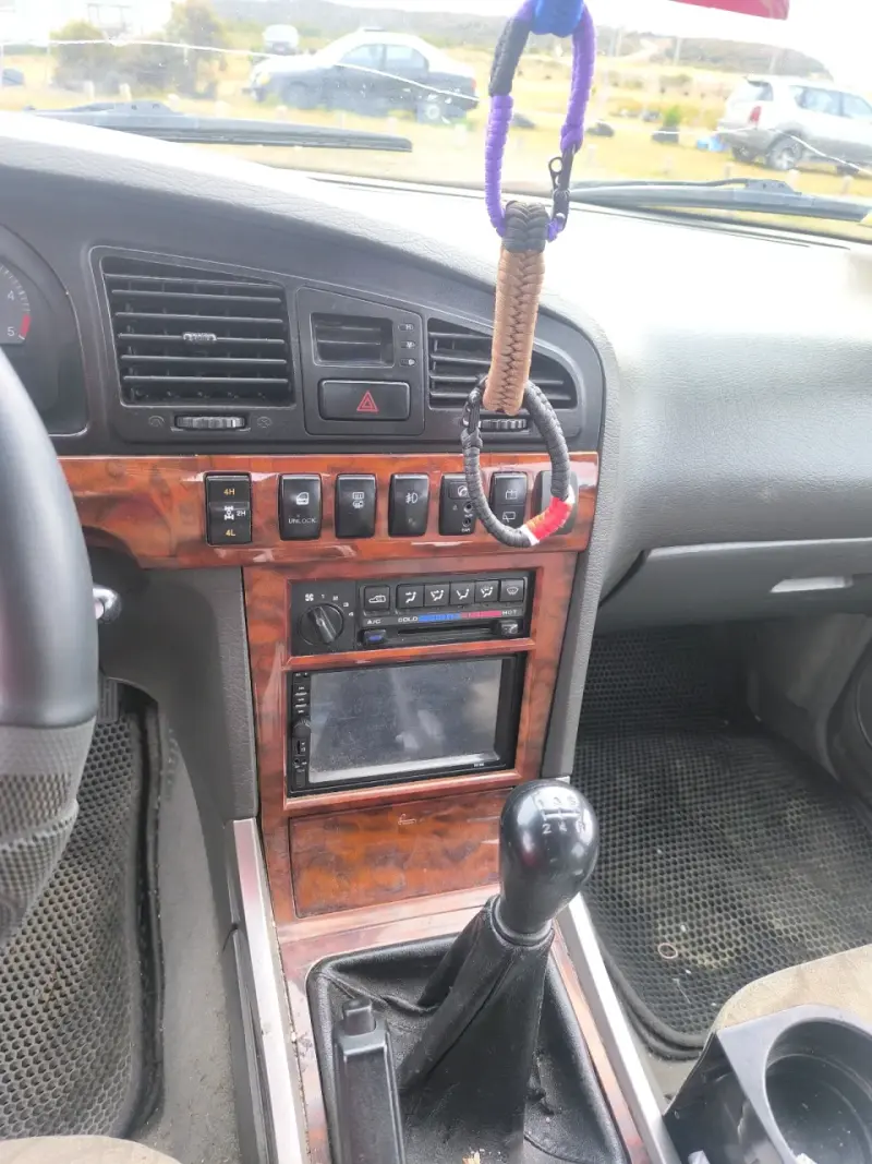 Camioneta SUV SsangYong Musso 4x4 Negra - 3