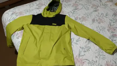 Chaqueta impermeable verde Helly Hansen - miniatura 1