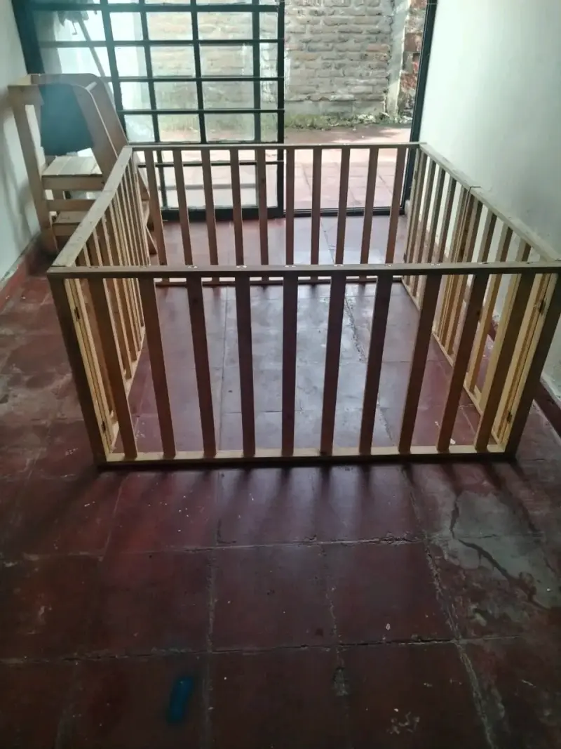 Corral de madera para bebé plegable - 1
