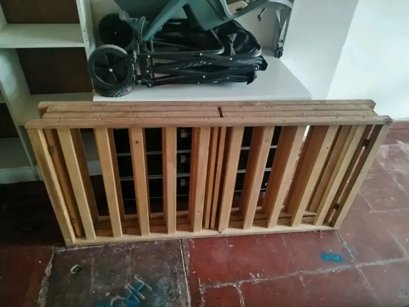 Corral de madera para bebé plegable - 2