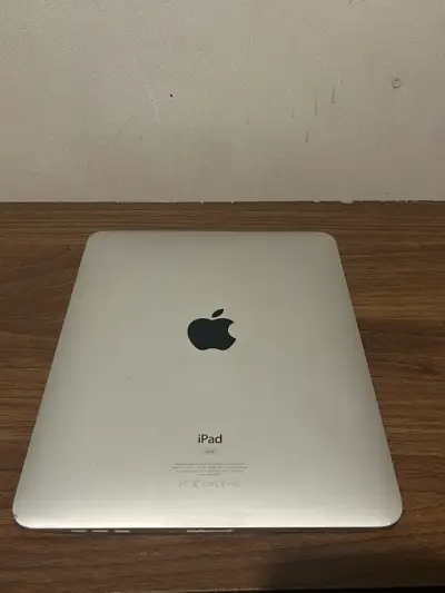 iPad 32 GB Apple (1.ª Generación 2010) con detalle - miniatura 3