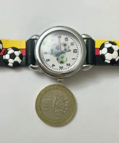 Reloj infantil con diseño de fútbol, nuevo. - miniatura 4