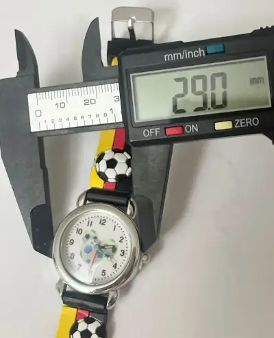 Reloj infantil con diseño de fútbol, nuevo. - miniatura 5