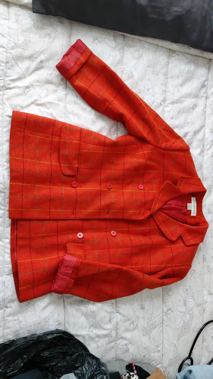 Chaqueta de lana roja a cuadros para mujer